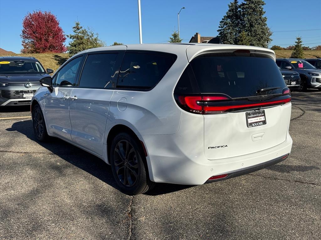 new 2026 Chrysler Pacifica car, priced at $46,255