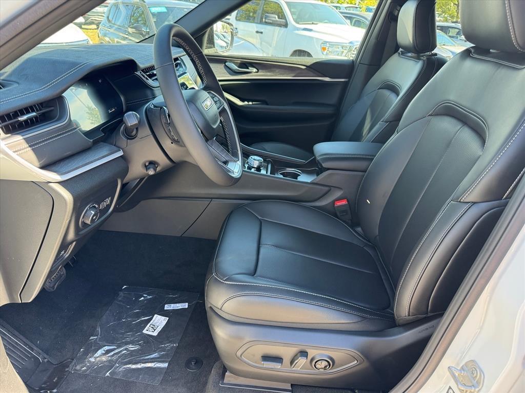 new 2025 Jeep Grand Cherokee car, priced at $47,281