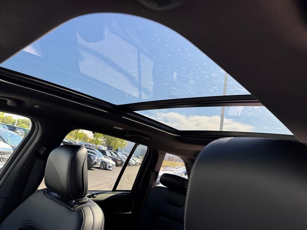 new 2025 Jeep Grand Cherokee car, priced at $47,281