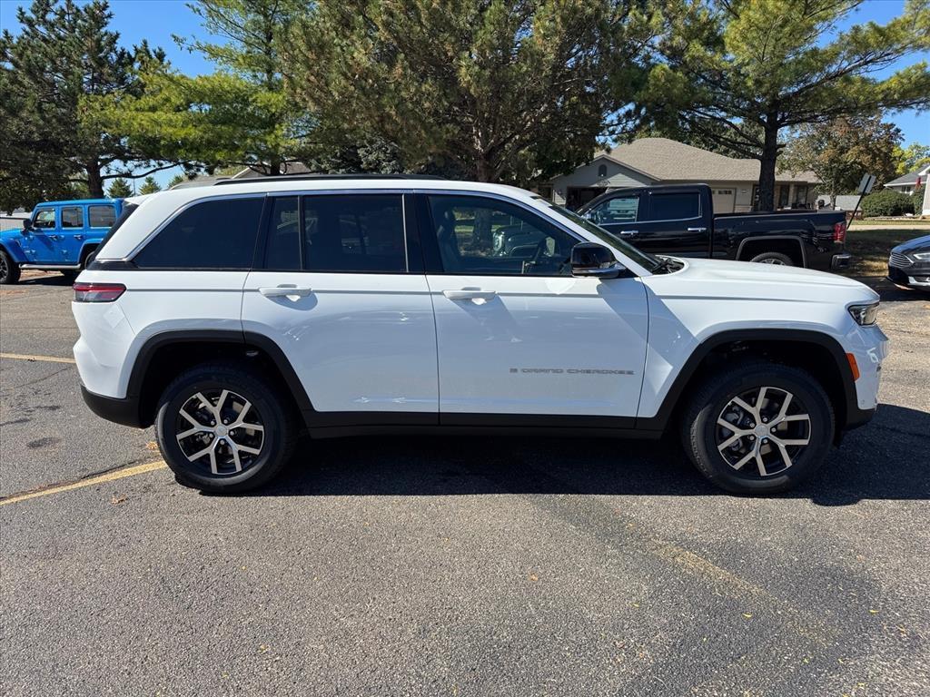 new 2025 Jeep Grand Cherokee car, priced at $47,281