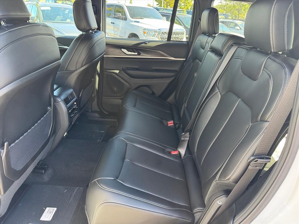 new 2025 Jeep Grand Cherokee car, priced at $47,281