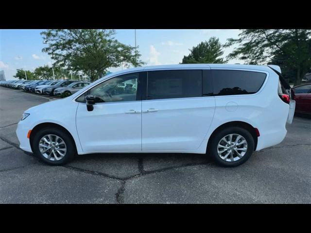 new 2024 Chrysler Pacifica car, priced at $40,988