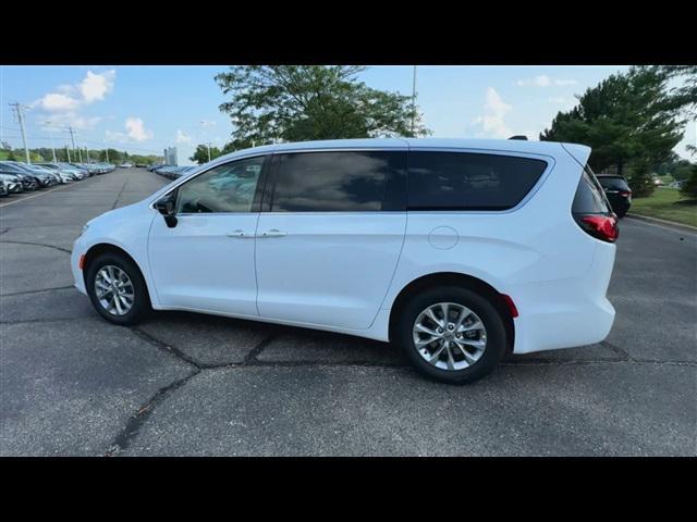 new 2024 Chrysler Pacifica car, priced at $40,988