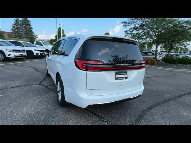 new 2024 Chrysler Pacifica car, priced at $40,988