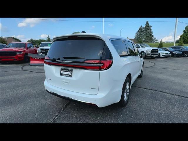 new 2024 Chrysler Pacifica car, priced at $40,988