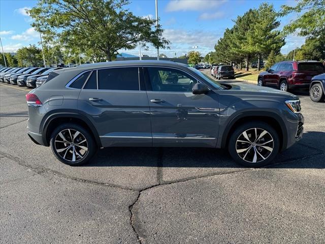 new 2024 Volkswagen Atlas Cross Sport car, priced at $50,182