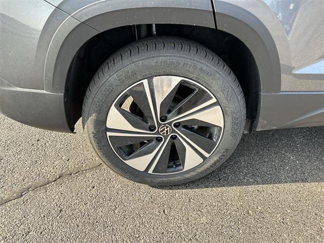 new 2024 Volkswagen Taos car, priced at $28,156