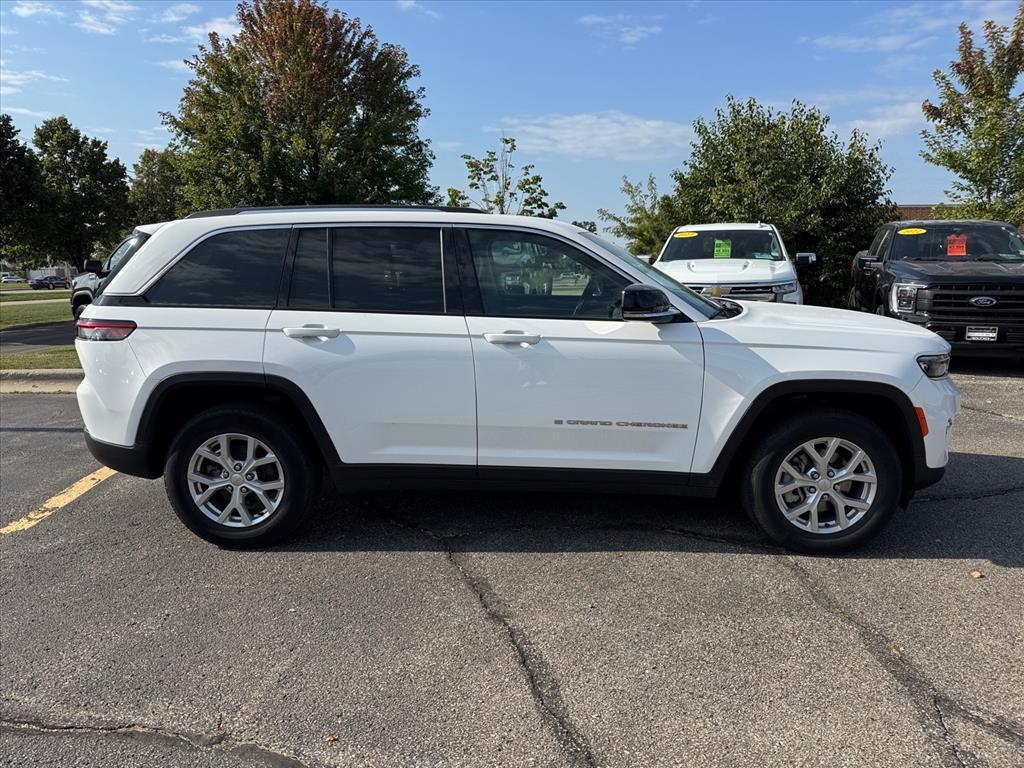 used 2024 Jeep Grand Cherokee car, priced at $35,995
