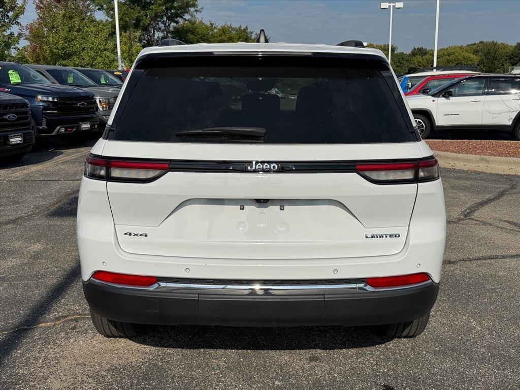 used 2024 Jeep Grand Cherokee car, priced at $35,995
