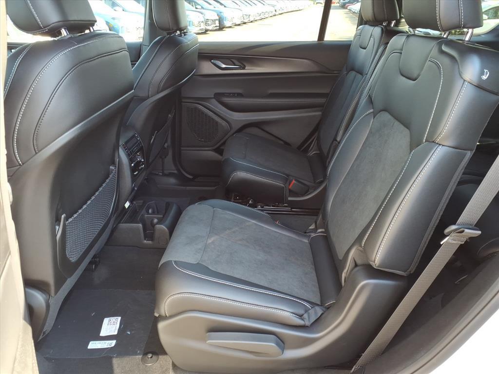 new 2025 Jeep Grand Cherokee L car, priced at $43,062