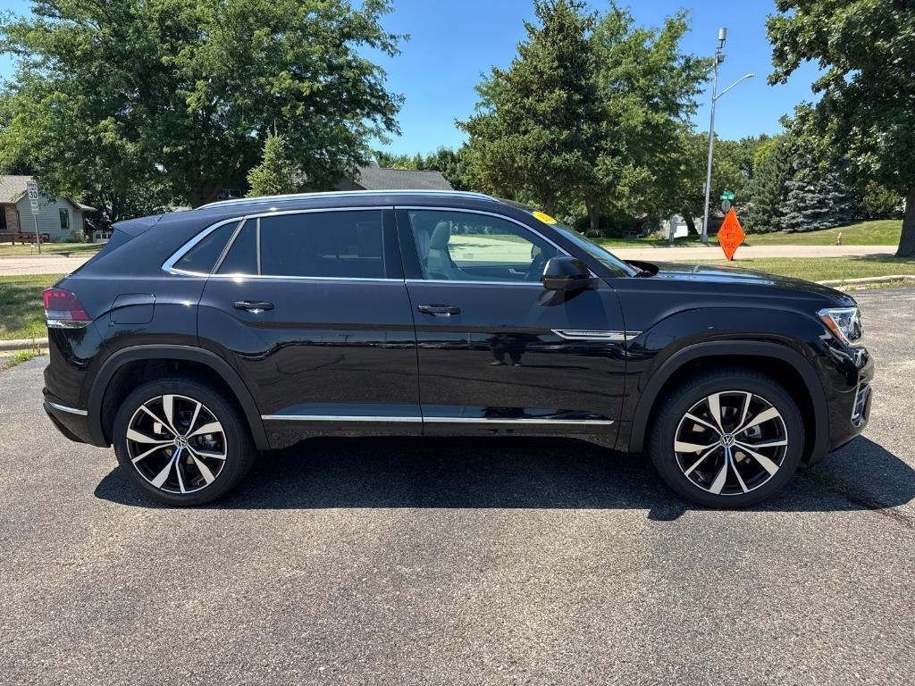 new 2025 Volkswagen Atlas Cross Sport car, priced at $50,336