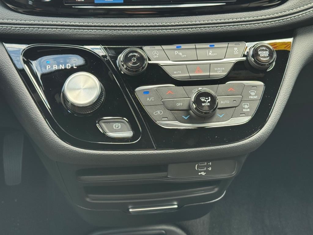 new 2026 Chrysler Pacifica car, priced at $46,235