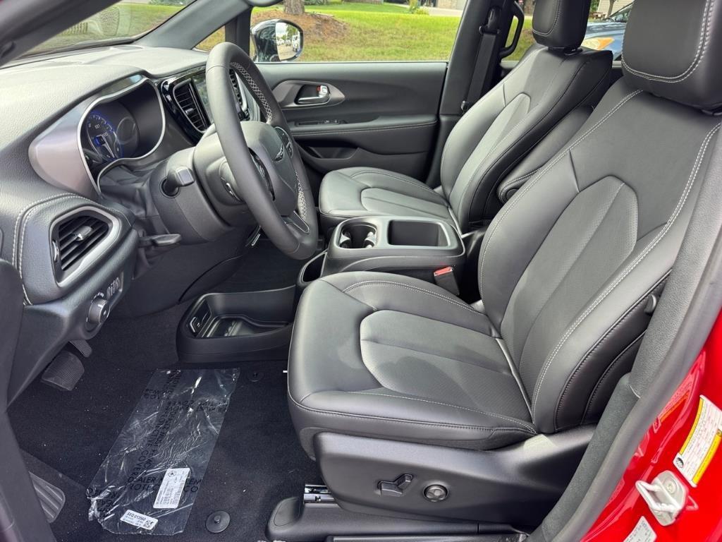 new 2026 Chrysler Pacifica car, priced at $46,235