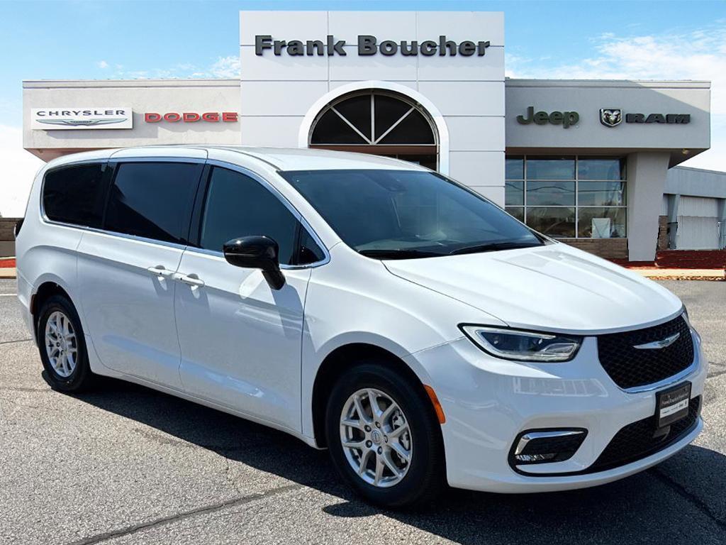 new 2025 Chrysler Pacifica car, priced at $40,814