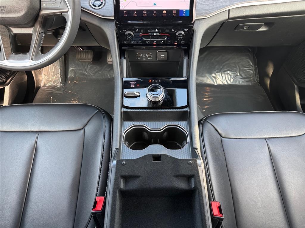used 2024 Jeep Grand Cherokee car, priced at $40,570