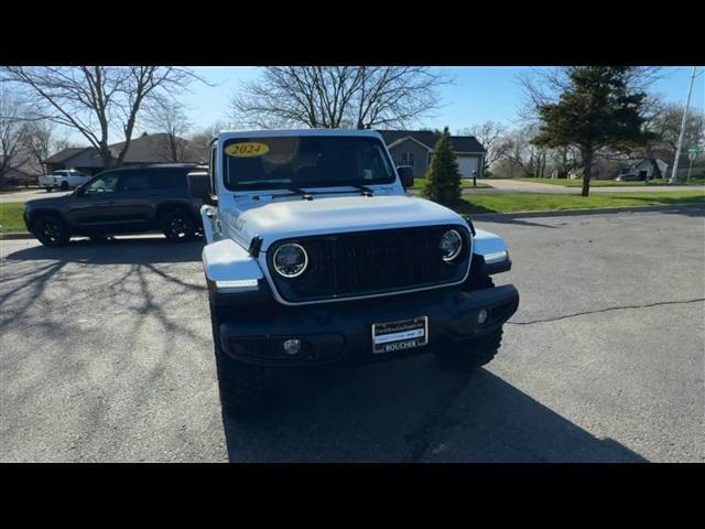 new 2024 Jeep Gladiator car, priced at $45,919