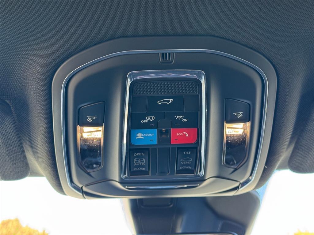 new 2025 Jeep Grand Cherokee car, priced at $44,409