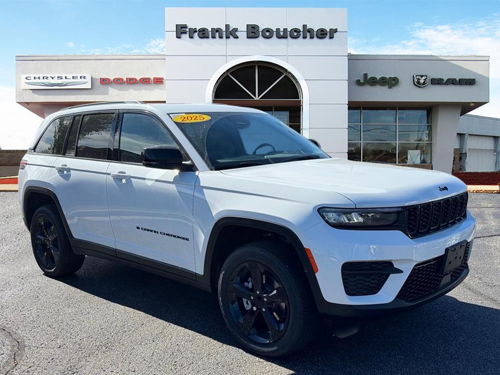 new 2025 Jeep Grand Cherokee car, priced at $45,584