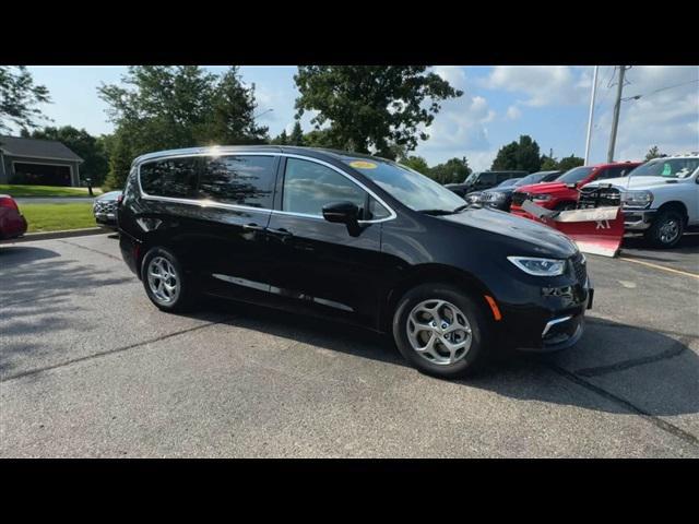 new 2024 Chrysler Pacifica car, priced at $49,724