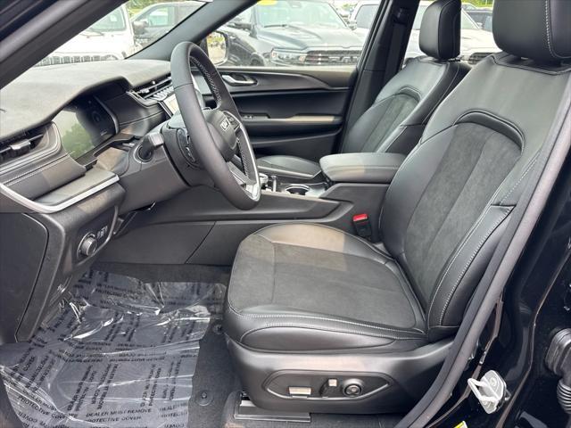 new 2025 Jeep Grand Cherokee car, priced at $48,870