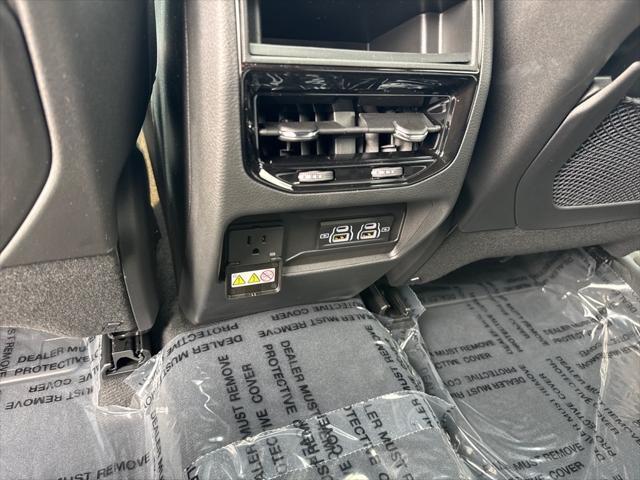 new 2025 Jeep Grand Cherokee car, priced at $48,870