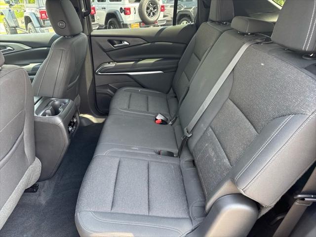 used 2024 Chevrolet Traverse car, priced at $42,995