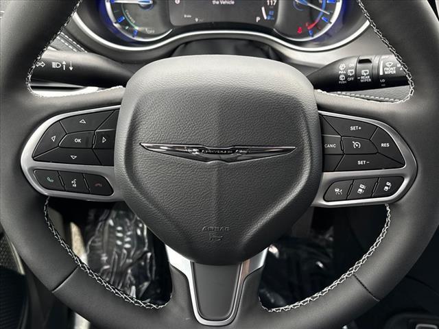 new 2025 Chrysler Pacifica Hybrid car, priced at $45,334