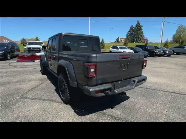 new 2024 Jeep Gladiator car, priced at $47,581