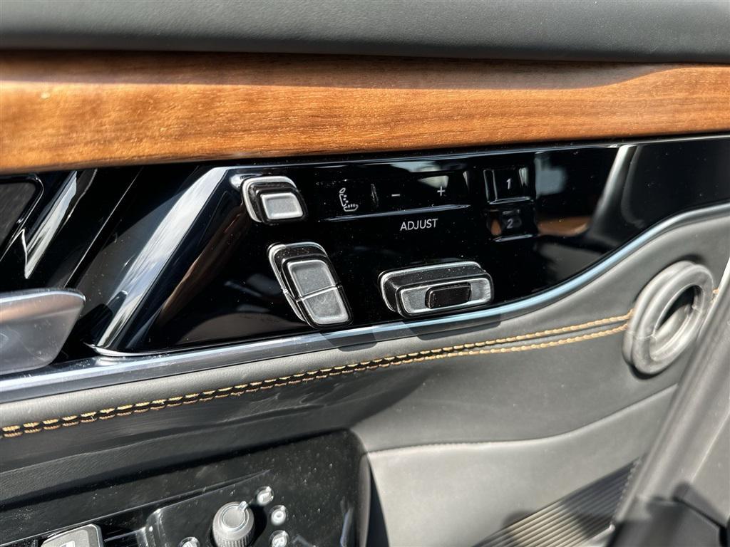 new 2024 Jeep Grand Wagoneer L car, priced at $95,644