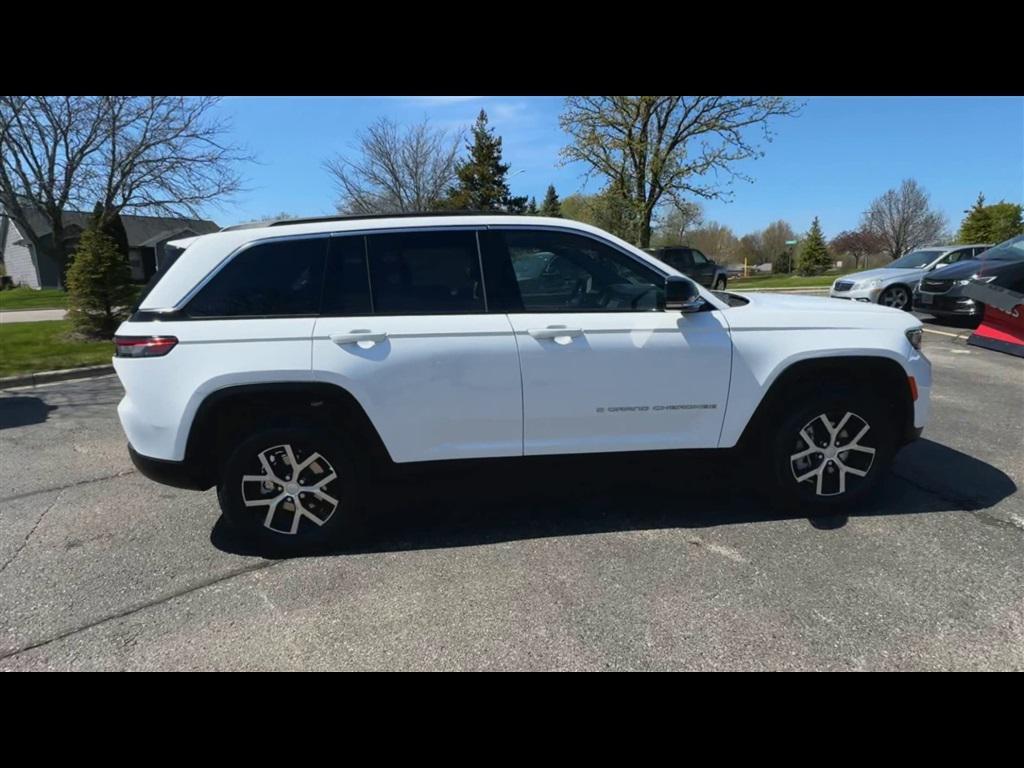 used 2024 Jeep Grand Cherokee car, priced at $38,995