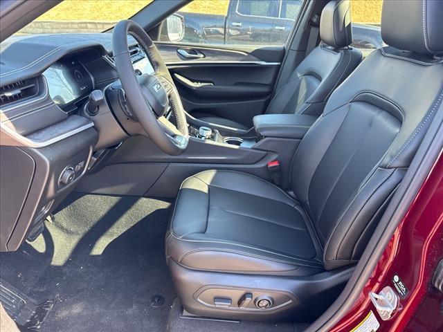 new 2025 Jeep Grand Cherokee car, priced at $49,003