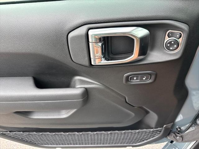 new 2025 Jeep Wrangler car, priced at $51,337