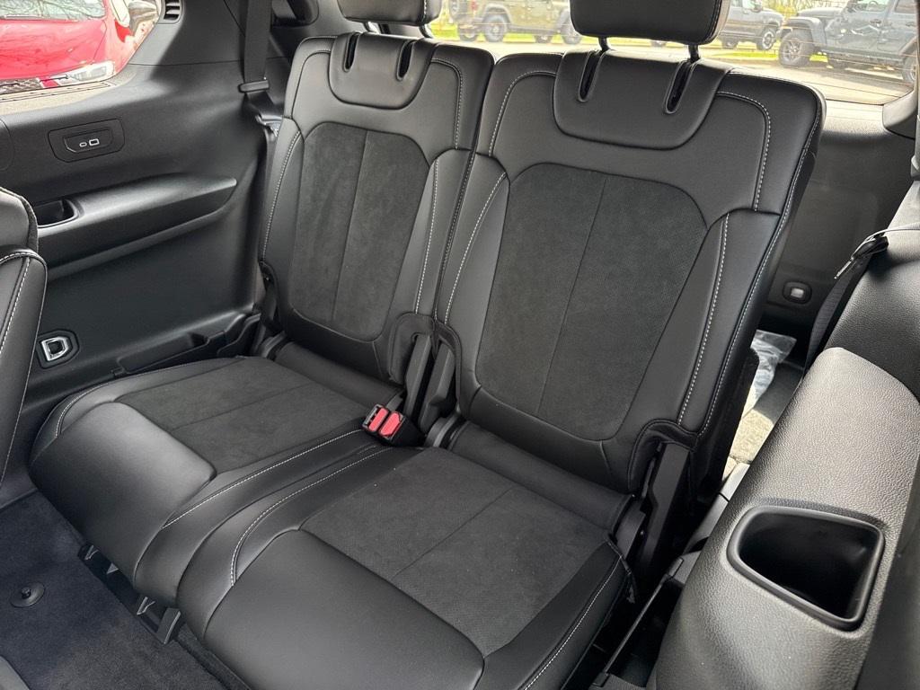 new 2025 Jeep Grand Cherokee L car, priced at $43,641