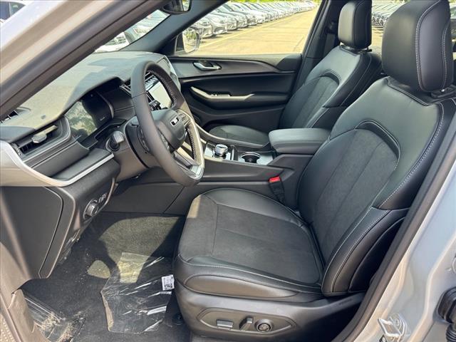 new 2024 Jeep Grand Cherokee L car, priced at $44,425