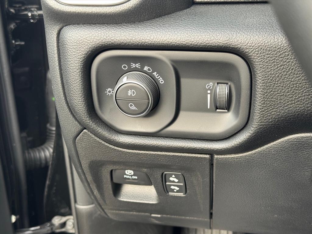 new 2025 Ram 1500 car, priced at $44,982