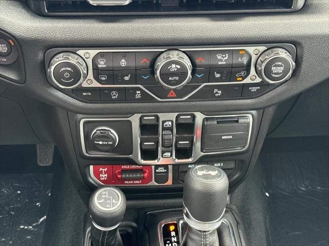 new 2025 Jeep Wrangler car, priced at $51,337