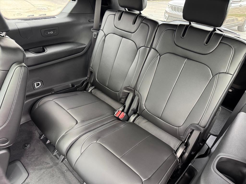 new 2025 Jeep Grand Cherokee L car, priced at $49,872