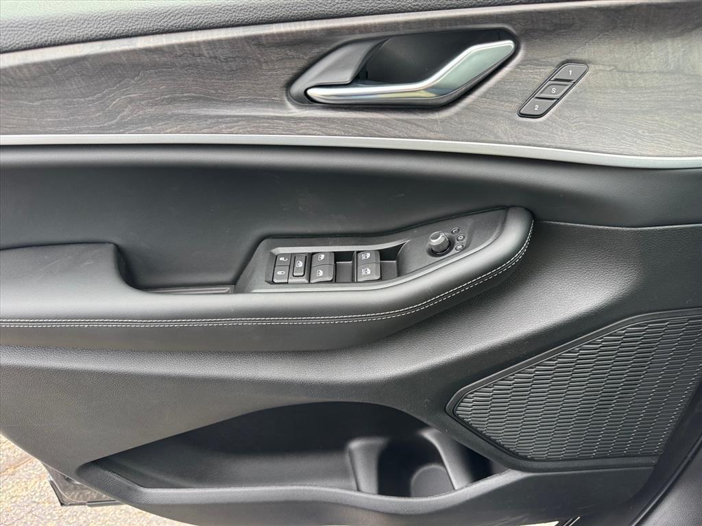 new 2025 Jeep Grand Cherokee L car, priced at $49,872