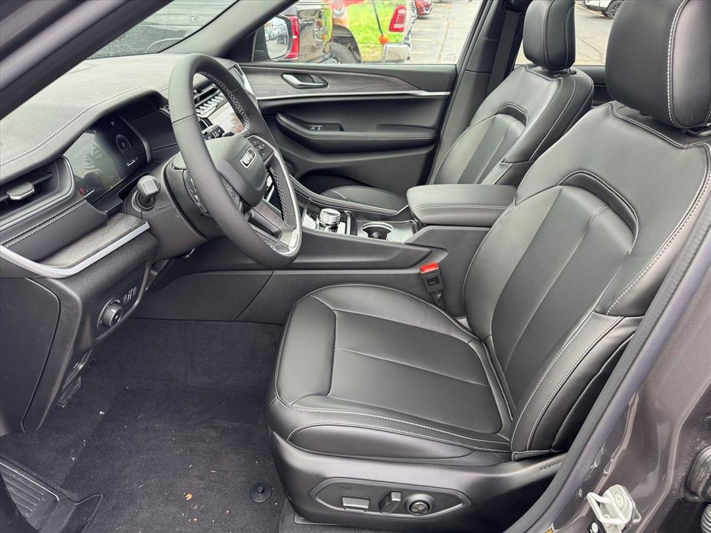 new 2025 Jeep Grand Cherokee L car, priced at $49,872