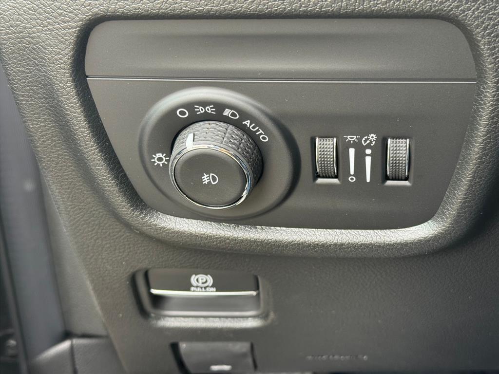 new 2025 Jeep Grand Cherokee L car, priced at $49,872