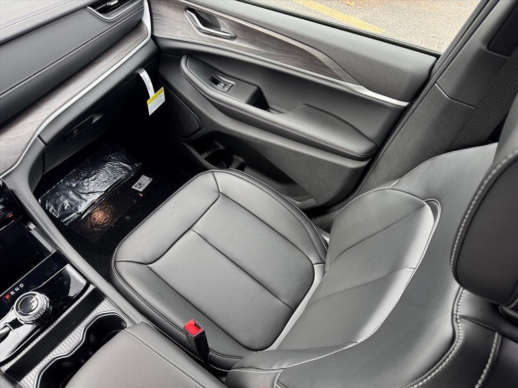 new 2025 Jeep Grand Cherokee L car, priced at $49,872