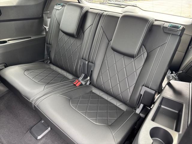 new 2025 Volkswagen Atlas car, priced at $53,577