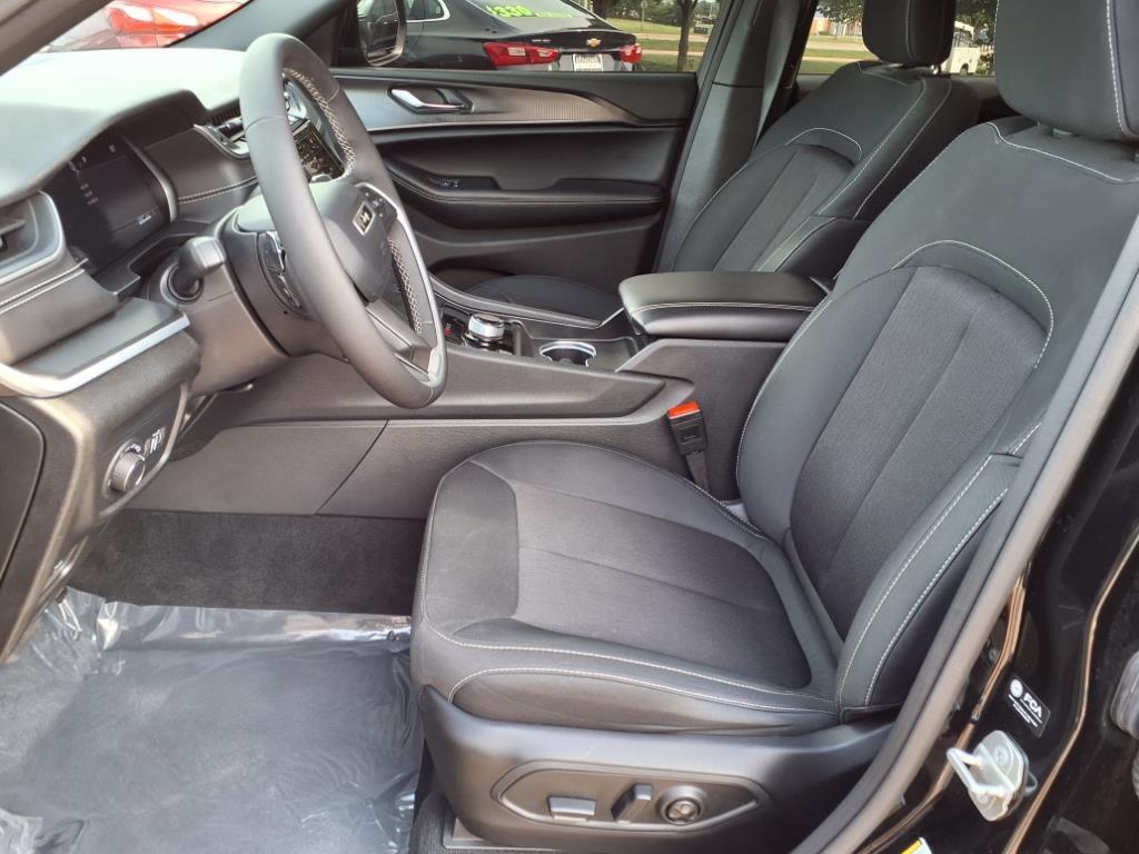 used 2024 Jeep Grand Cherokee car, priced at $33,000