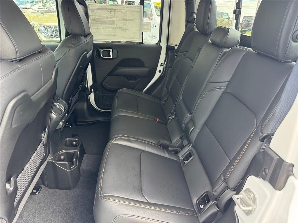 new 2025 Jeep Gladiator car, priced at $46,829