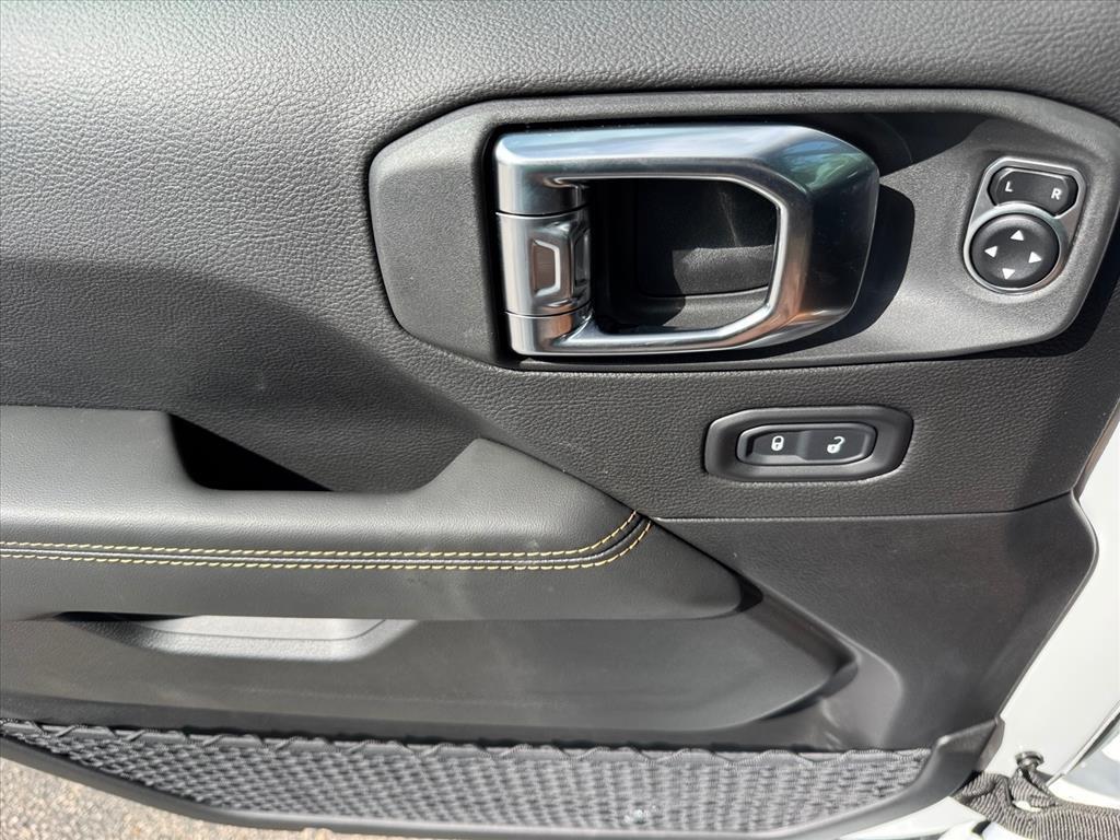 new 2025 Jeep Gladiator car, priced at $46,829