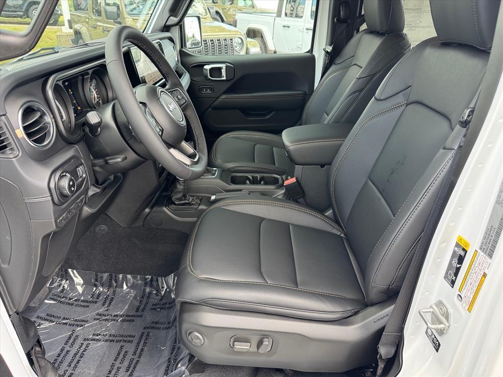 new 2025 Jeep Gladiator car, priced at $46,829