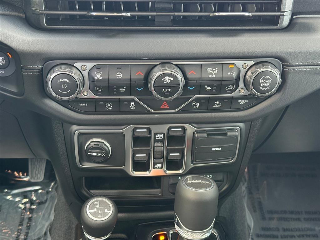 new 2025 Jeep Gladiator car, priced at $46,829