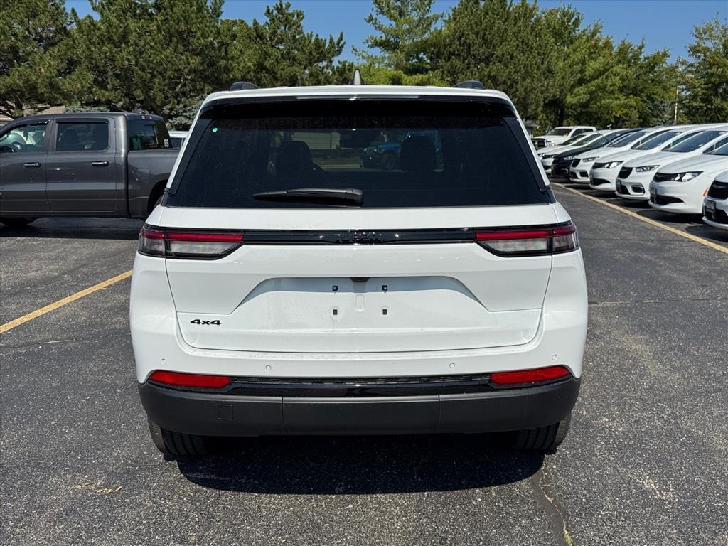 new 2025 Jeep Grand Cherokee car, priced at $44,409