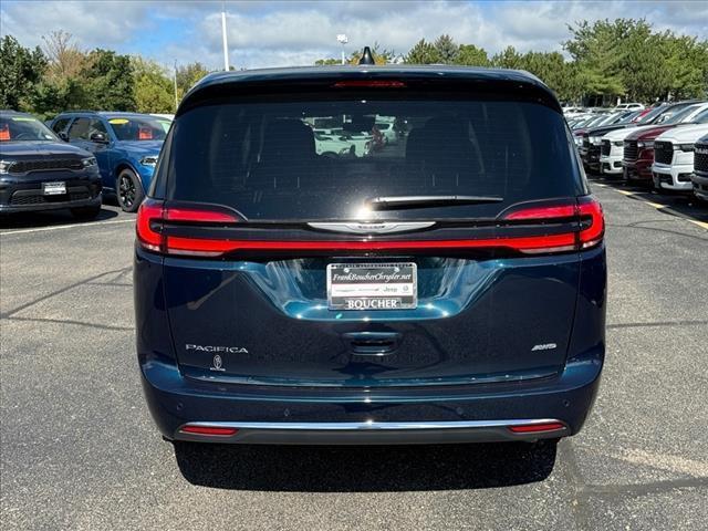 new 2024 Chrysler Pacifica car, priced at $41,635