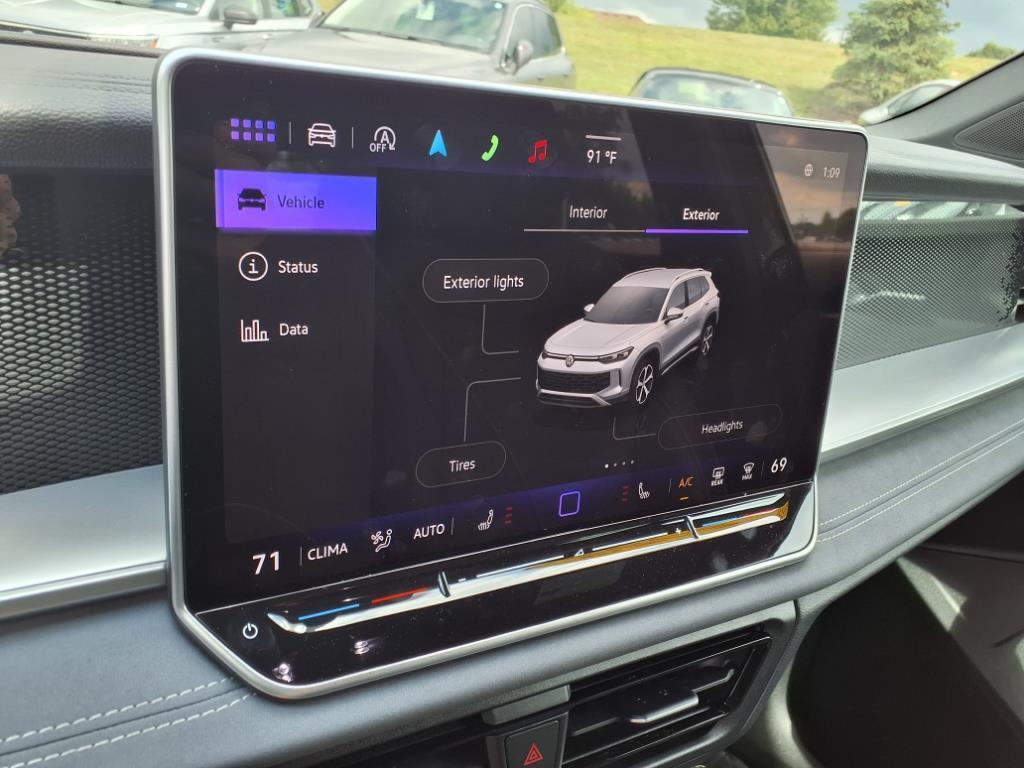 new 2025 Volkswagen Tiguan car, priced at $37,794